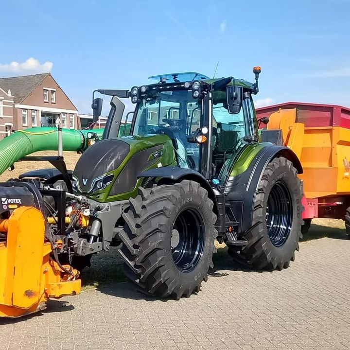  Recent geleverd Valtra N155ED Een 4