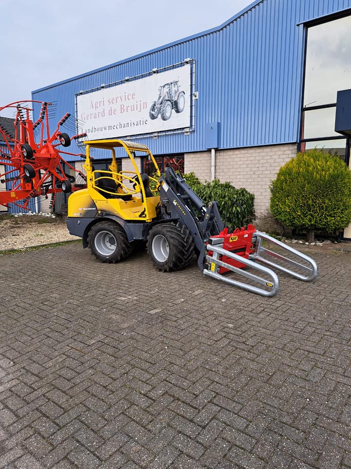  Geleverd een eurotrac shovel W12F